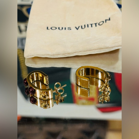 💎LOUIS VUITTON Chain Pierce Earrings Full Inclusion - Picture 10 of 17